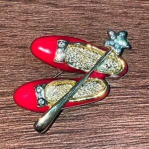 Glinda’s Wand Dorothy Ruby Slippers Brooch Lapel Pin WICKED Red Enamel